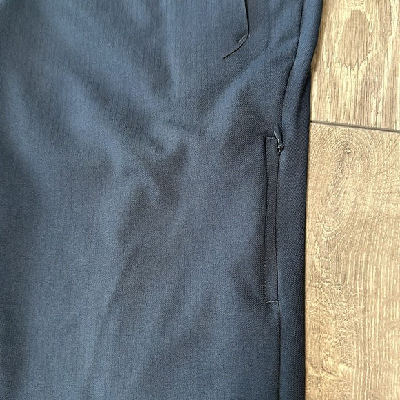 Lululemon Golf Trouser - Picture 7 of 11